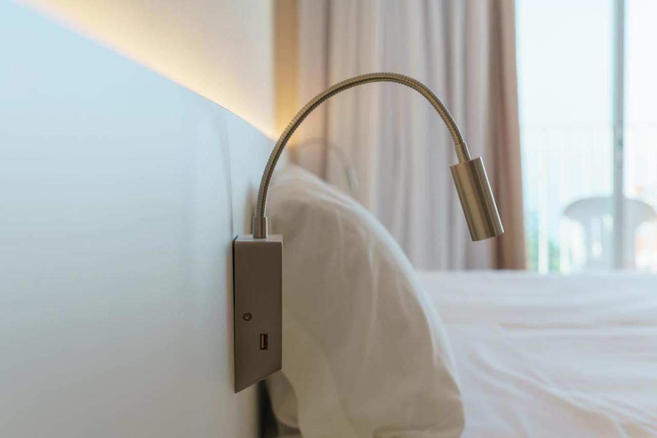 Checkin Catalonia Hotel Калея Екстериор снимка
