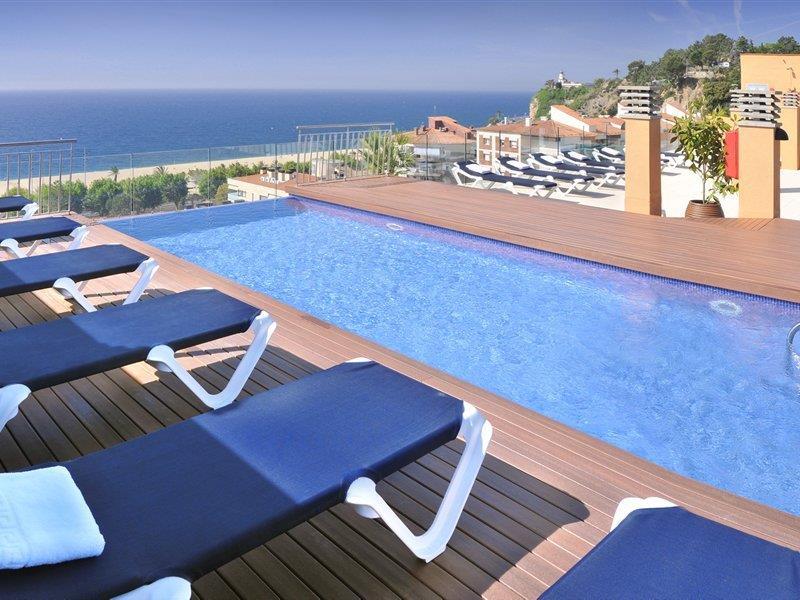 Checkin Catalonia Hotel Калея Екстериор снимка