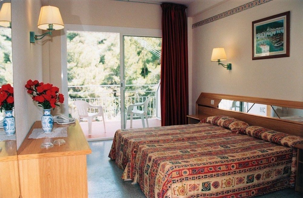 Checkin Catalonia Hotel Калея Екстериор снимка
